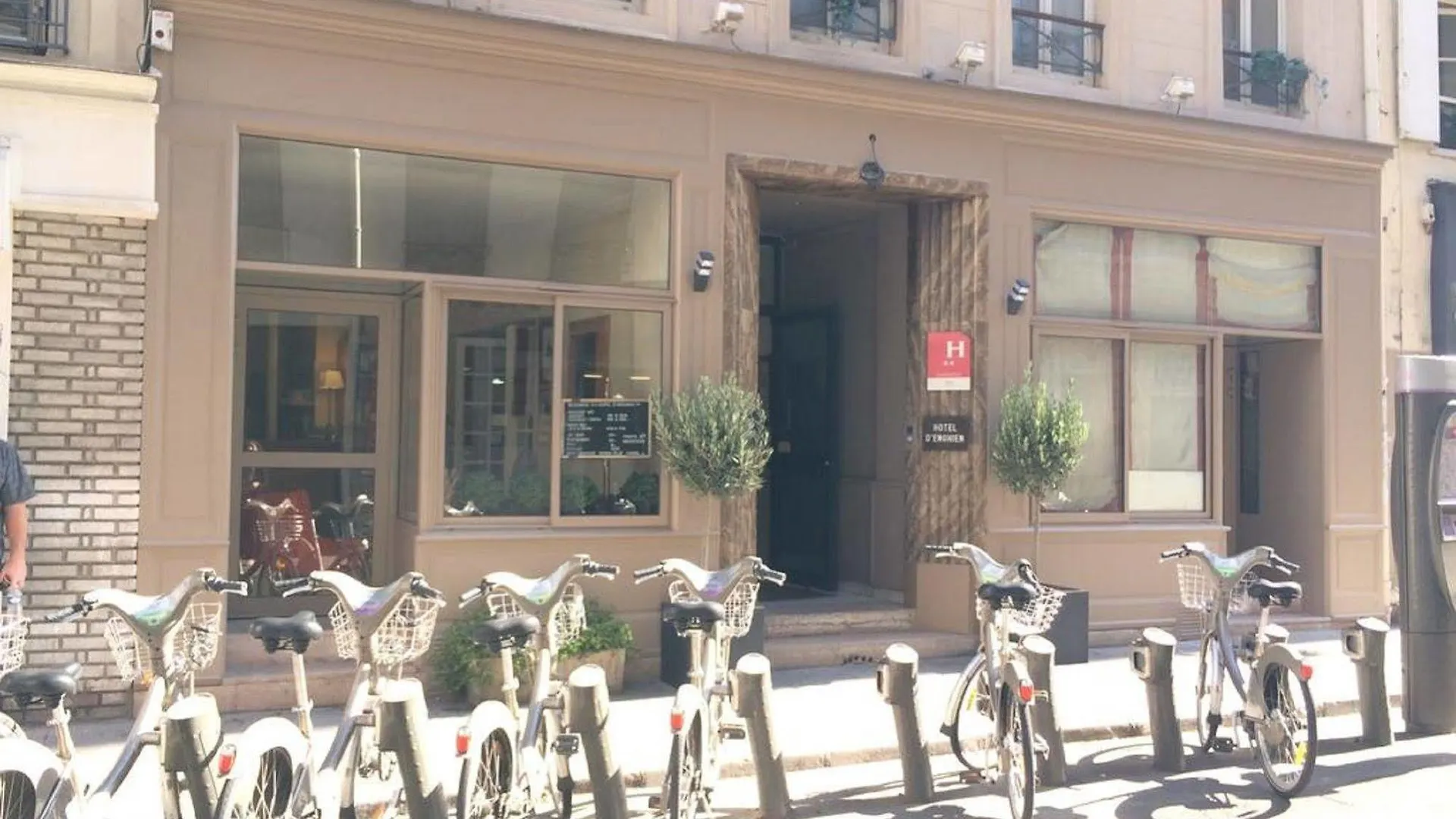 Enghien Apartment