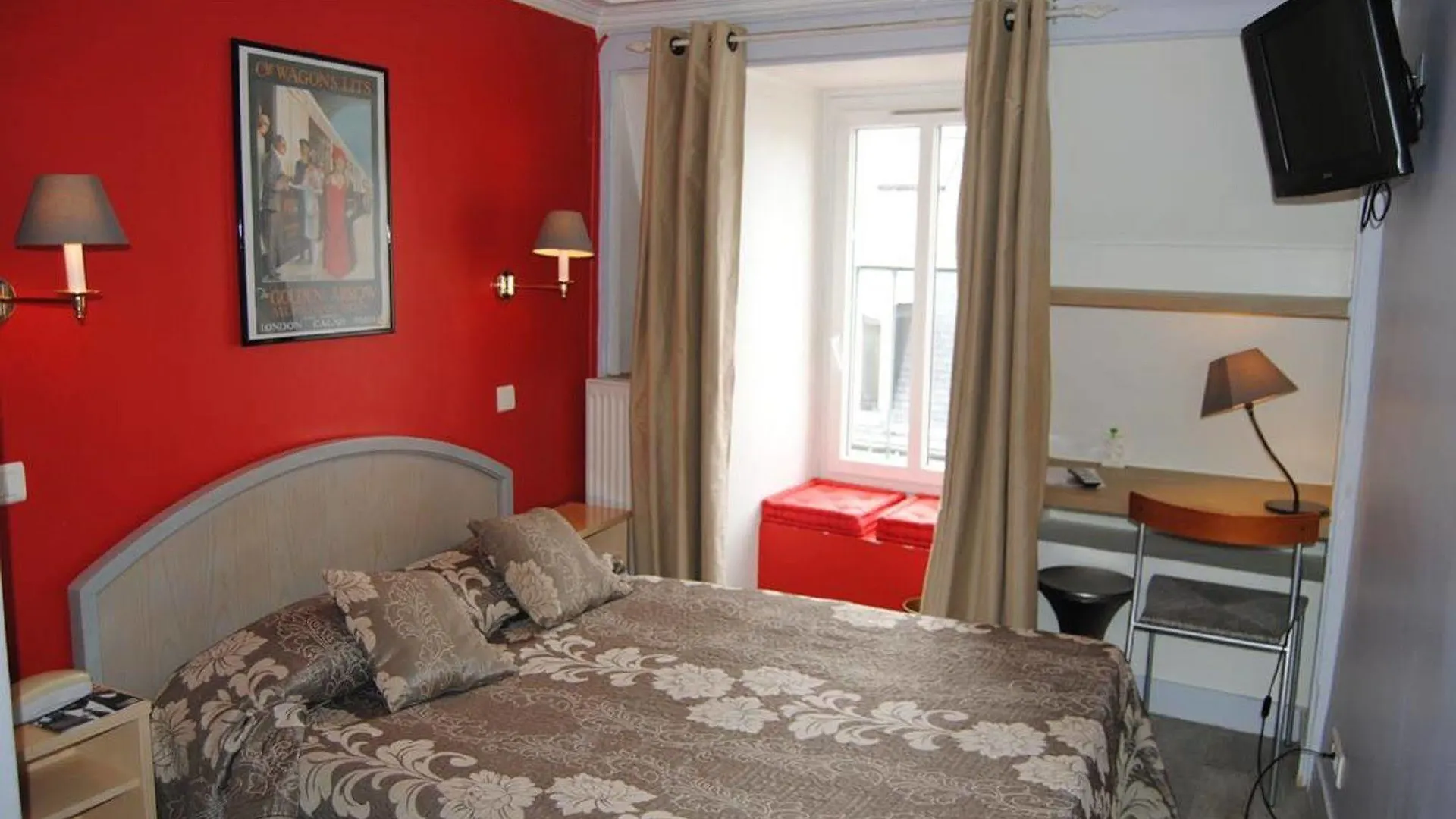 Enghien Apartment *